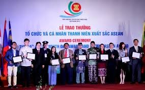 10 figures illustres de la jeunesse sud-est asiatique obtiennent le prix de l’ASEAN  - ảnh 1